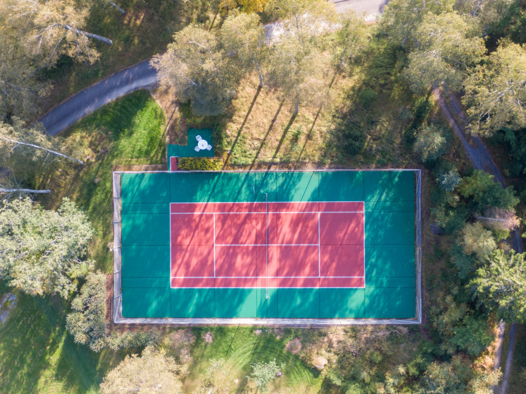 Tenniskenttä. Tennis court.